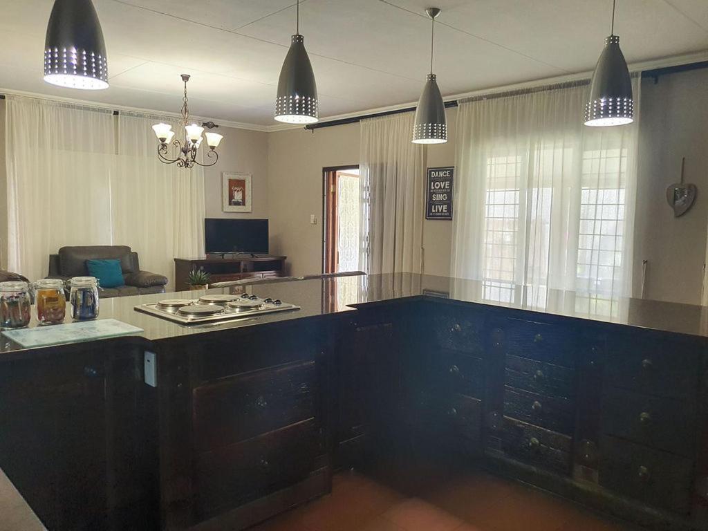 Micasa Sucasa Guesthouse Lephalale Bagian luar foto
